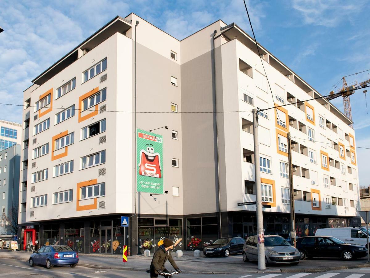 Flexible Selfcheckins 7 - Zagreb - Garage - Electric Vehicle Ccharger - Loggia - New - Luxury - Apartments Repinc 7 Eksteriør bilde